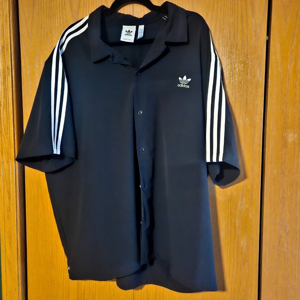 Adidas Originals adicolor classic short sleeve shirt in black